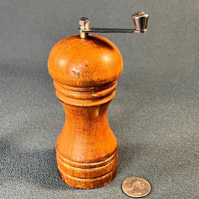 VINTAGE WOODEN PEPPER GRINDER MADE IN FRANCE