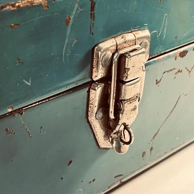 RUSTIC BLUE METAL TOOL BOX w/ GREAT WELL USED PATINA