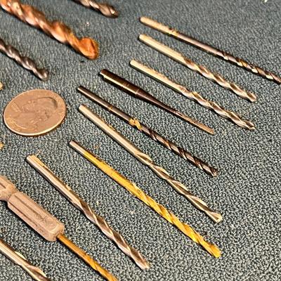 GROUP OF 28 ASSORTED DRILL BITS