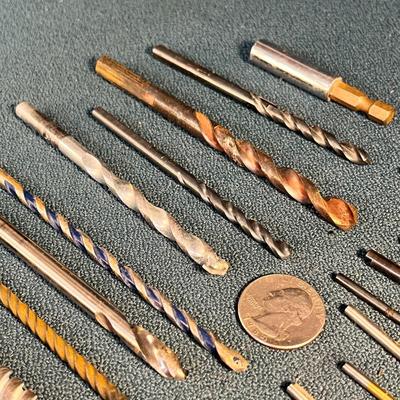 GROUP OF 28 ASSORTED DRILL BITS