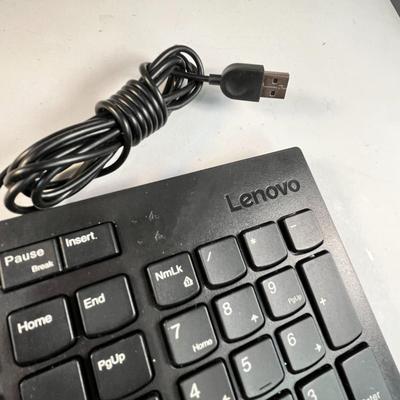 BLACK LENOVO COMPUTER KEYBOARD WITH SIDE NUMBER PAD