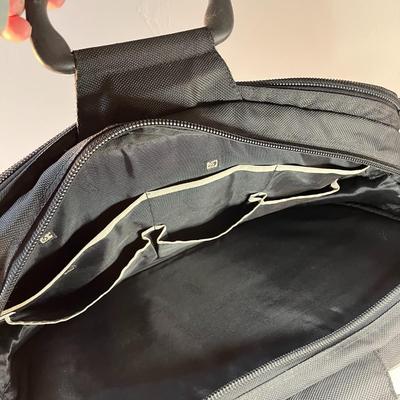 BLACK OGIO HEAVY DUTY TECH CASE WITH LOTS OF FEATURES, COMPARTMENTS