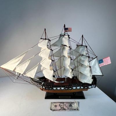U.S.S. CONSTITUTION MODEL SAILING SHIP 