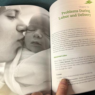 "YOUR PREGNANCY AND CHILDBIRTH- MONTH TO MONTH" BOOK by AMER. COLLEGE OF OB'S AND GYNECOLOGISTS