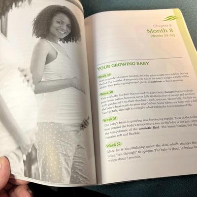 "YOUR PREGNANCY AND CHILDBIRTH- MONTH TO MONTH" BOOK by AMER. COLLEGE OF OB'S AND GYNECOLOGISTS
