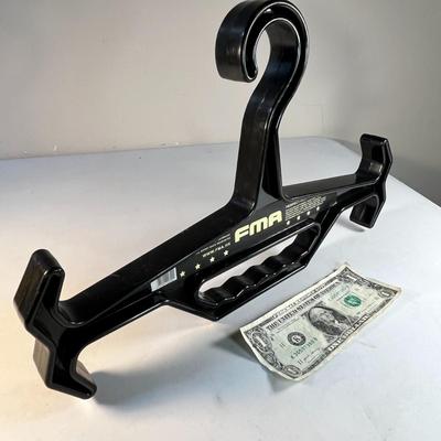 SUPER HEAVY DUTY CLOTHES HANGER DESIGNED BY ARMY SERGEANT, HOLDS UP TO 150 POUNDS