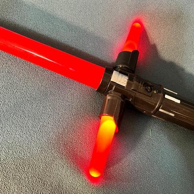 RED STAR WARS LIGHT SABER- MAKES SOUND, LIGHTS UP