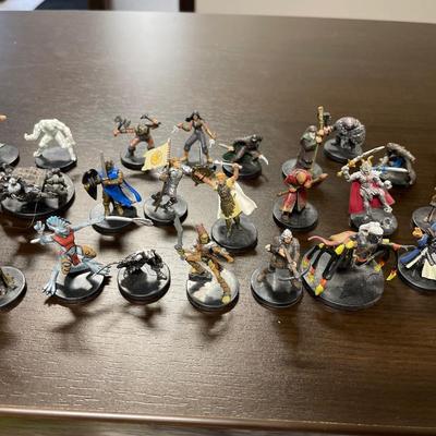 Lots of Plastic Wizards pieces