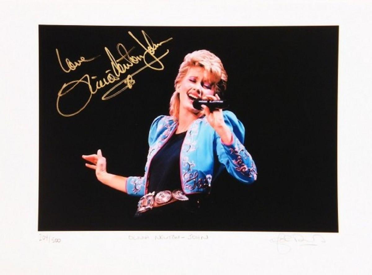 OLIVIA NEWTON JOHN signed autographed 1971 COA Hologram main image 0
