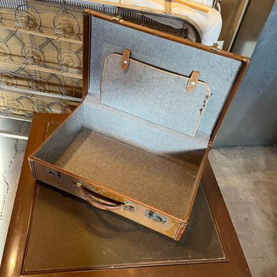 Neat old hard side suit case