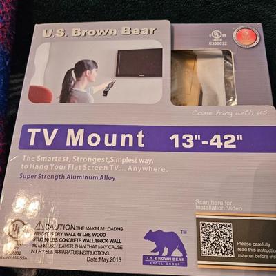 TV MOUNT