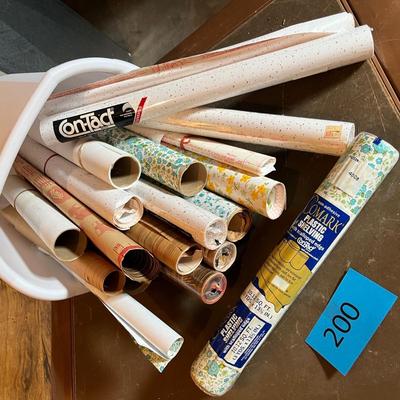 Trashcan of shelf paper