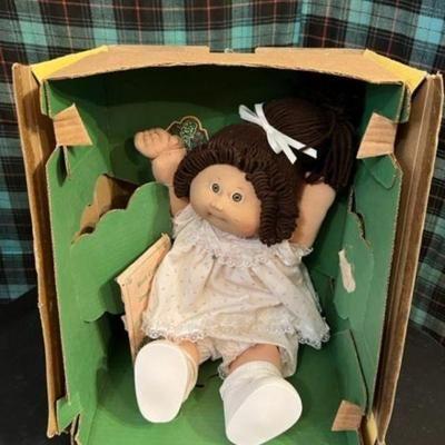 Boxed Cabbage patch doll with certificate  Brand new Vintage Coleco