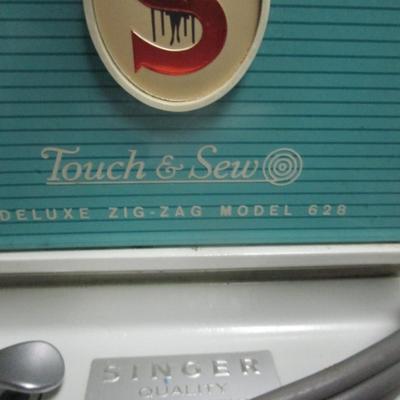 Singer Touch & Sew Deluxe Zig Zag Model 628 - B