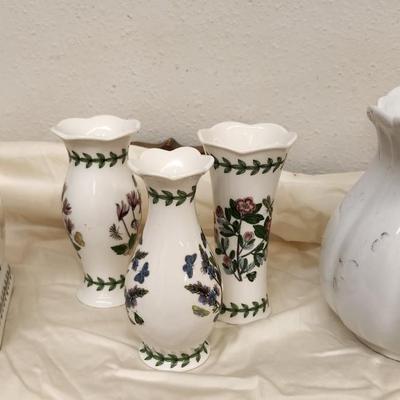 Lot of China pieces