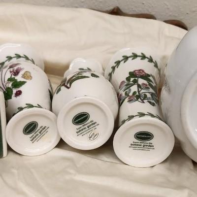 Lot of China pieces