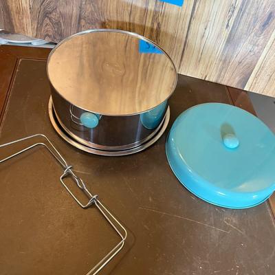 Turquoise & Stainless Steel Cake carrier