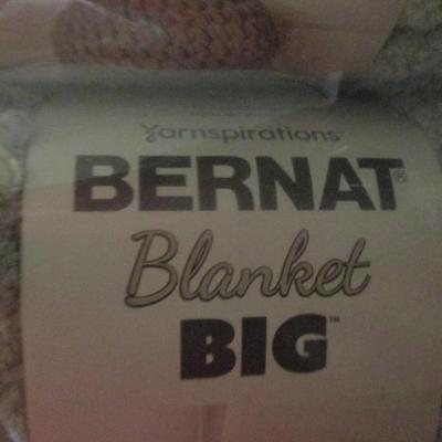 Loops Threads Yarn Bernat Blanket - B