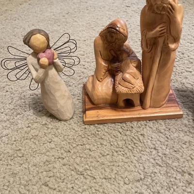 Angel figurines and nativity