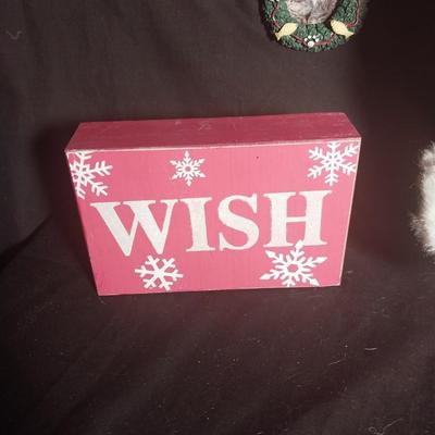 SANTA FIGURINE- WOODEN WISH SIGN AND PHOTO FRAME ORNAMENTS