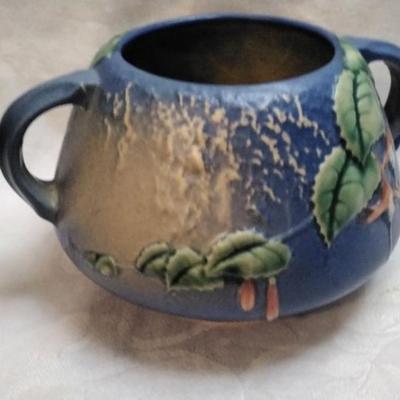 Fuchsia Blue 1938 Handled Ceramic Bowl Vase 346-4