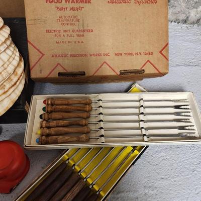 Vintage kitchen entertainment lot