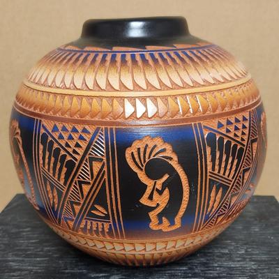 Large Acoma Pot
