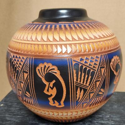Large Acoma Pot