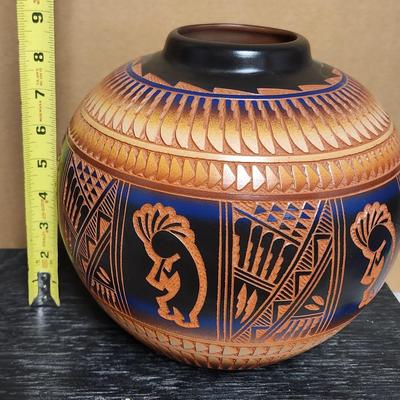 Large Acoma Pot