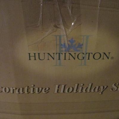 Huntington Decorative Holiday Screen - C