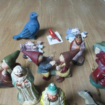 Christmas Figurines - C