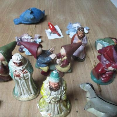 Christmas Figurines - C