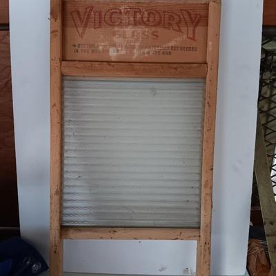 Antique National Washboard Co. National 512 glass and wood framed washboard.