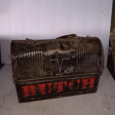 Vintage metal lunchbox - copper candle holder and a oil lantern without the globe