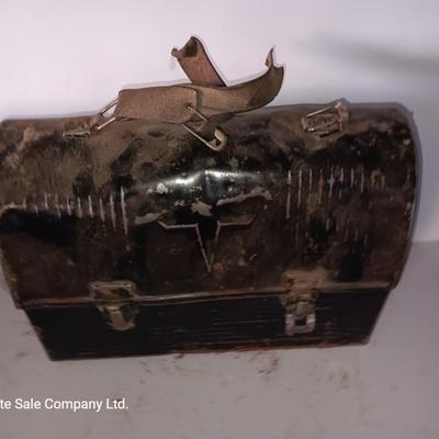 Vintage metal lunchbox - copper candle holder and a oil lantern without the globe