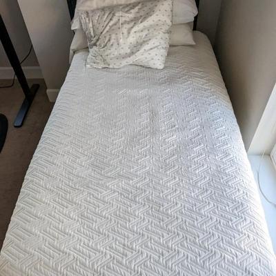 Zinus Twin Size Bed