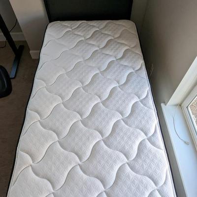 Zinus Twin Size Bed