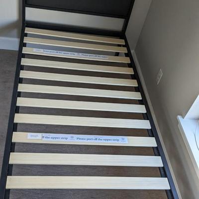 Zinus Twin Size Bed