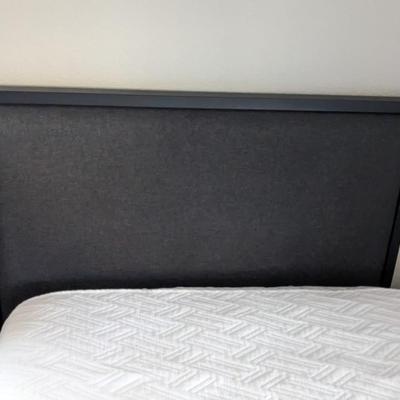 Zinus Twin Size Bed