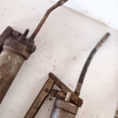 Two grease guns - Varcon