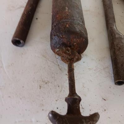 Two grease guns - Varcon