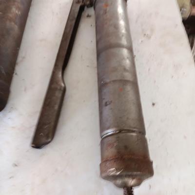 Two grease guns - Varcon