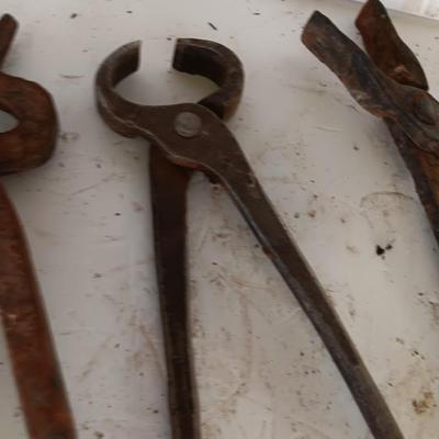 Blacksmith Blacksmithing tools Pliers and nips