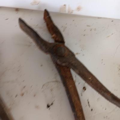 Blacksmith Blacksmithing tools Pliers and nips