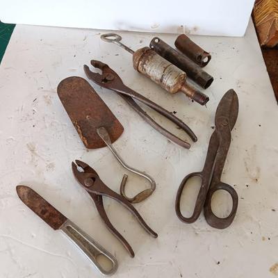 Several vintage hand tools - pilers - snips- and more