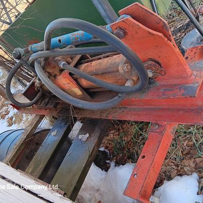 Brave 3-point Hydraulic log splitter.
