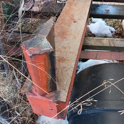 Brave 3-point Hydraulic log splitter.