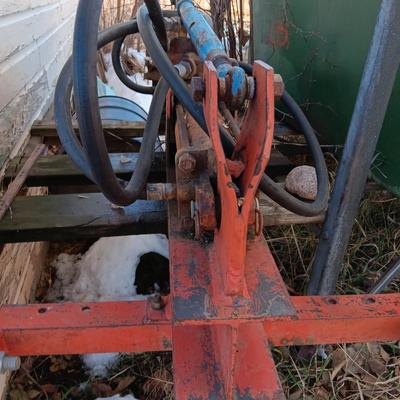 Brave 3-point Hydraulic log splitter.