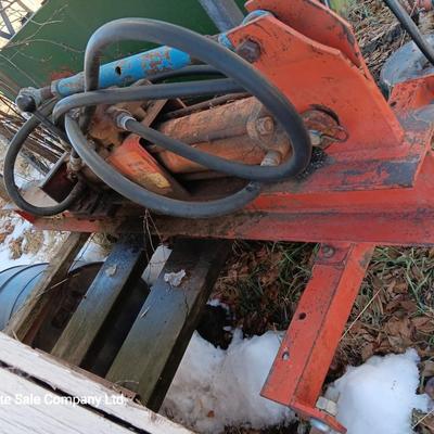 Brave 3-point Hydraulic log splitter.