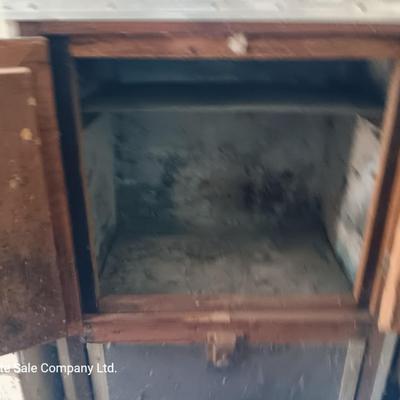 Antique Ice box / cooler out of an old camper